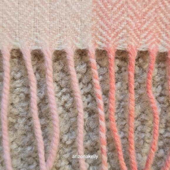 NWT Lambswool Baby Wrap/Scarf/Lap Blanket AVOCA Ireland Herringbone - Picture 5 of 9